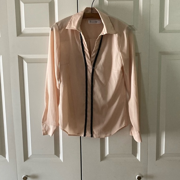 Seventh Avenue design studio, New York and company blouse - Picture 1 of 8